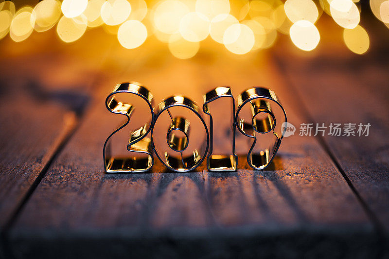 新年庆祝2019 -圣诞灯木质装饰